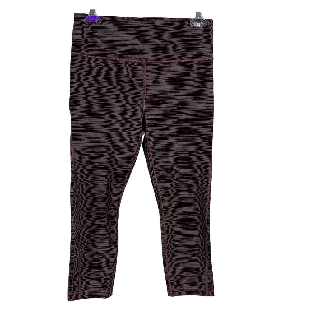 Athleta Ultimate Linear Lines Capri Black Volcanic Violet Size Small